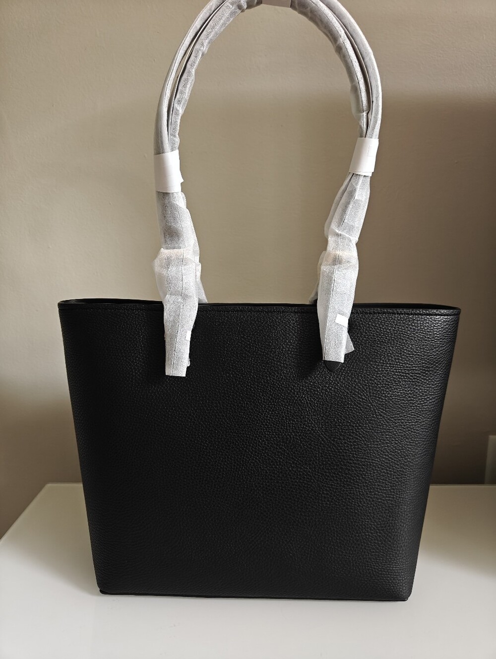 Michael Kors Jet Set Medium Pocket Tote Bag - Picture 5 of 10